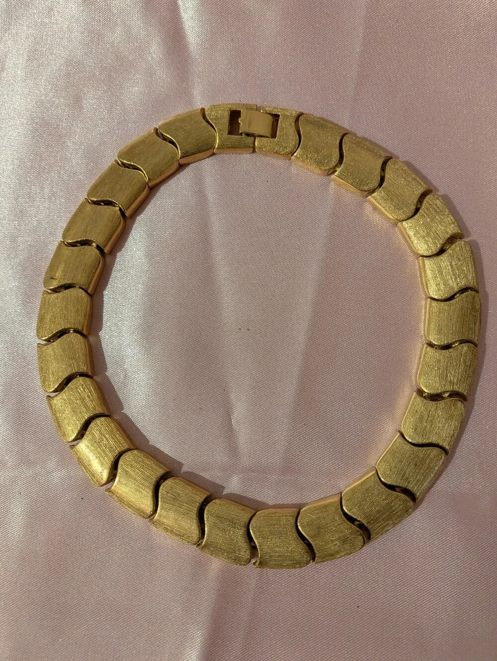 N/A elegant gold